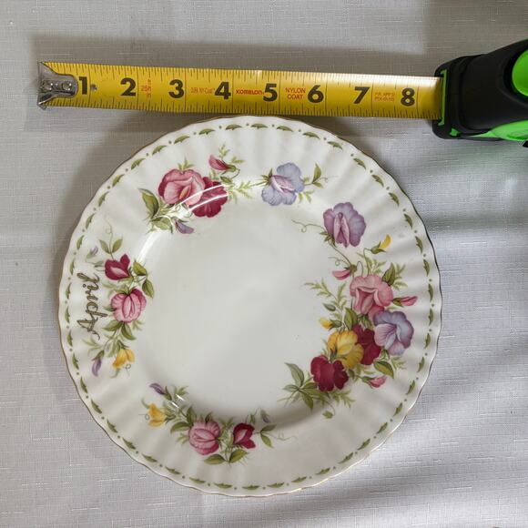 Royal Albert Sweet Pea Tea Cup, Saucer, and Small Plate - Picture 14 of 16